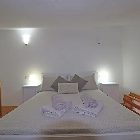 Apartment Pgs Immobiliare Srls Residenza Regina Margherita Bilocale Su Due Livelli Al Centro Storico La Maddalena (Sassari)